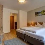 Roman Apartment *