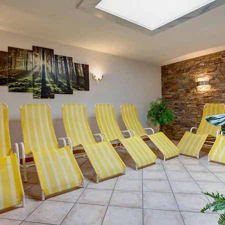 Roman דירה פרטנאו