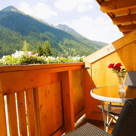 Roman * Pettneu am Arlberg